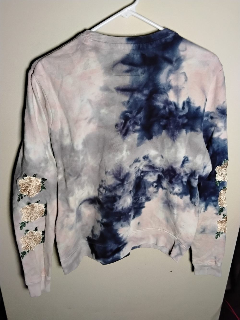 Blind Rooster "Good Vibes" Tie Dye Embroidered Rose Sleeves Sweatshirt Size M - Picture 4 of 6